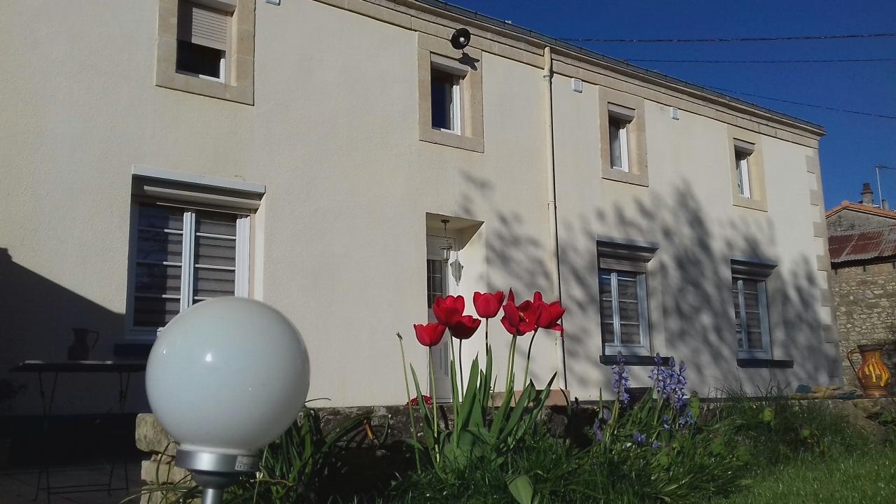 Entre Marais Et Gatine Panzió Saint-Pompain Kültér fotó